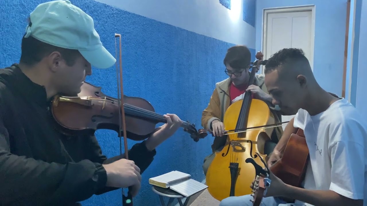 Hino 2 Ccb trio de cordas - De Deus tu és eleita
