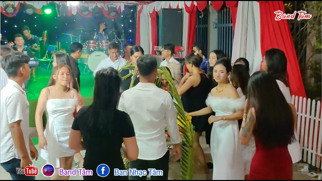 អាក្របី  Ak Kro Bey Remix với set nhạc hót girl nhảy đứt dép luôn, Wedding Hoàng Nam & Nari 28/01