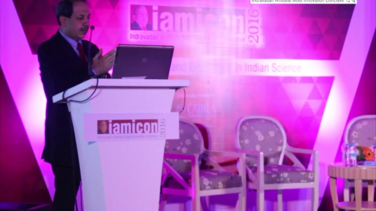 Dr. Parimal Lawate present insights on Managing Upper GI Bleeding at Pune IAMICON 2016