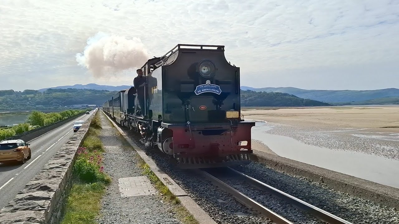 WHR Garratt Nr. 143 überquert den 