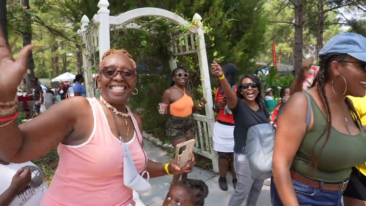 COUNTRY STYLE IN NEW ORLEANS (Country Style)