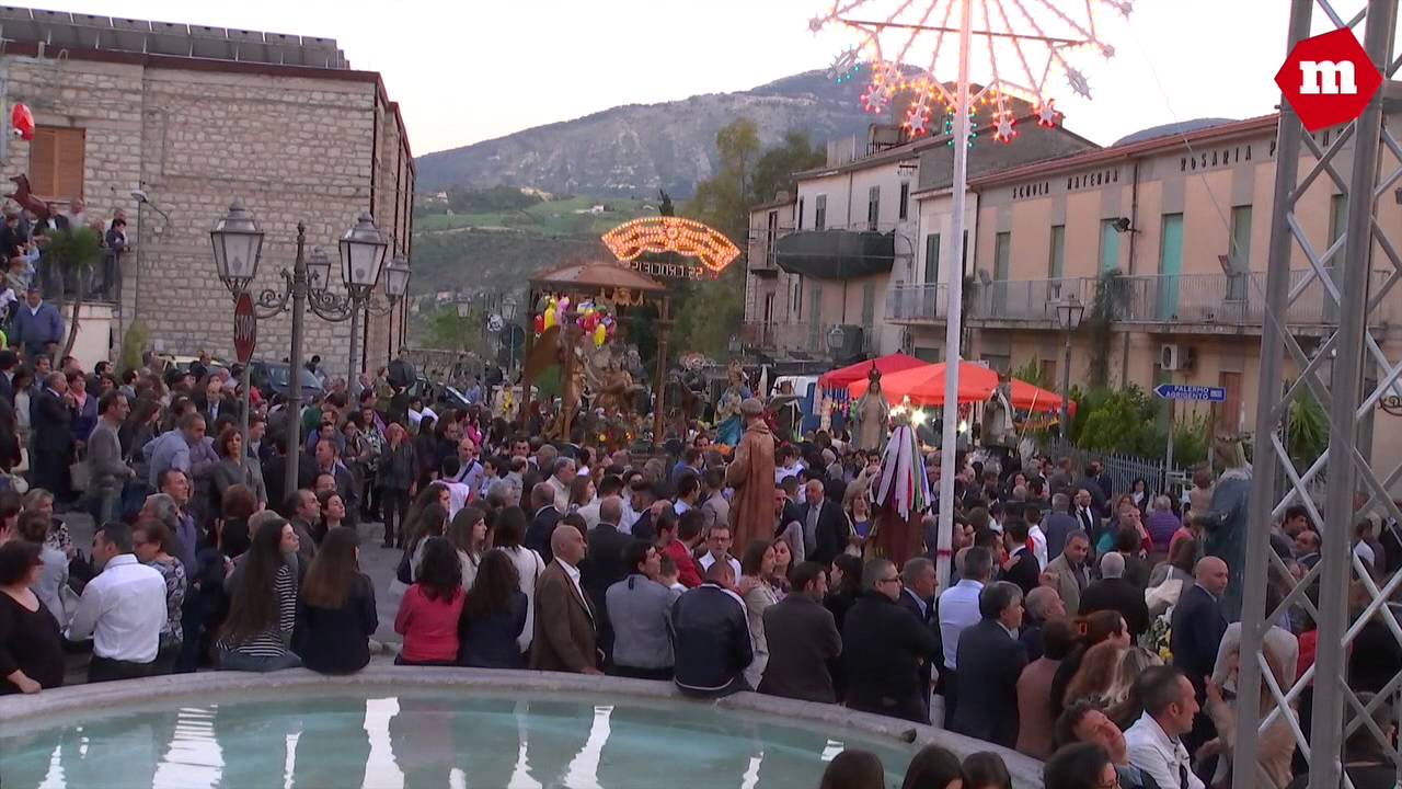 Castronovo di Sicilia: la processione del SS.Crocifisso seconda parte
