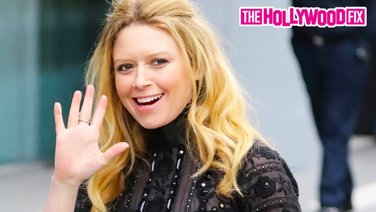 Natasha Lyonne From 'American Pie' Greets Fans While Arriving At The Film Independent Spirit Awards