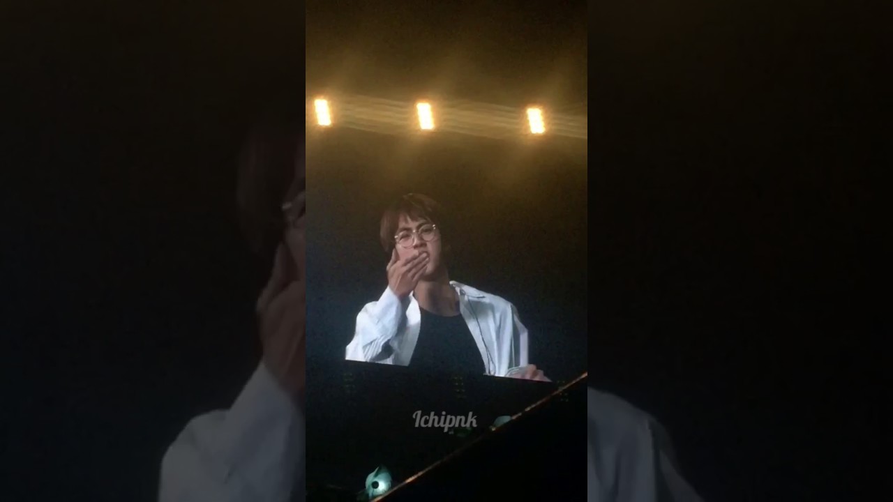 ‪บังทันพูดไทย คลิป 5 นาที‬ ‪ปล.ขออภัยในเสียงกรี๊ดค่า😂#THEWINGSTOURinbangkok ‬(คำแปล👇🏻)