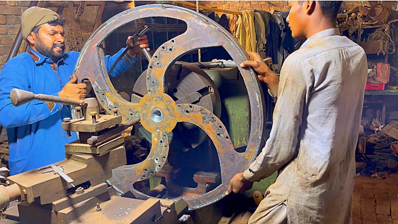 Interasting Process of making chaff cutter 4 blade wheel  || 4 wheel preparing chaff cutter .