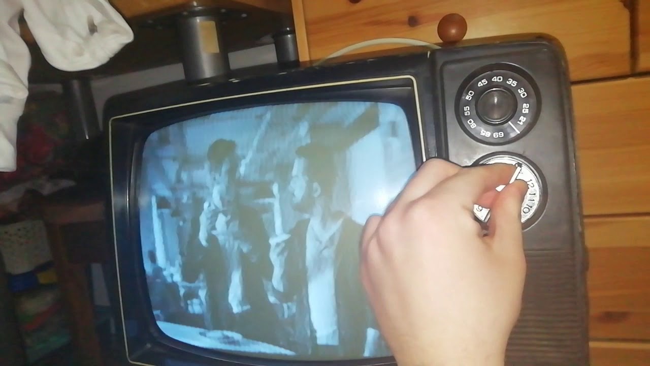 Televizor vechi alb negru Heru Eifel din 1971 din nou in actiune!