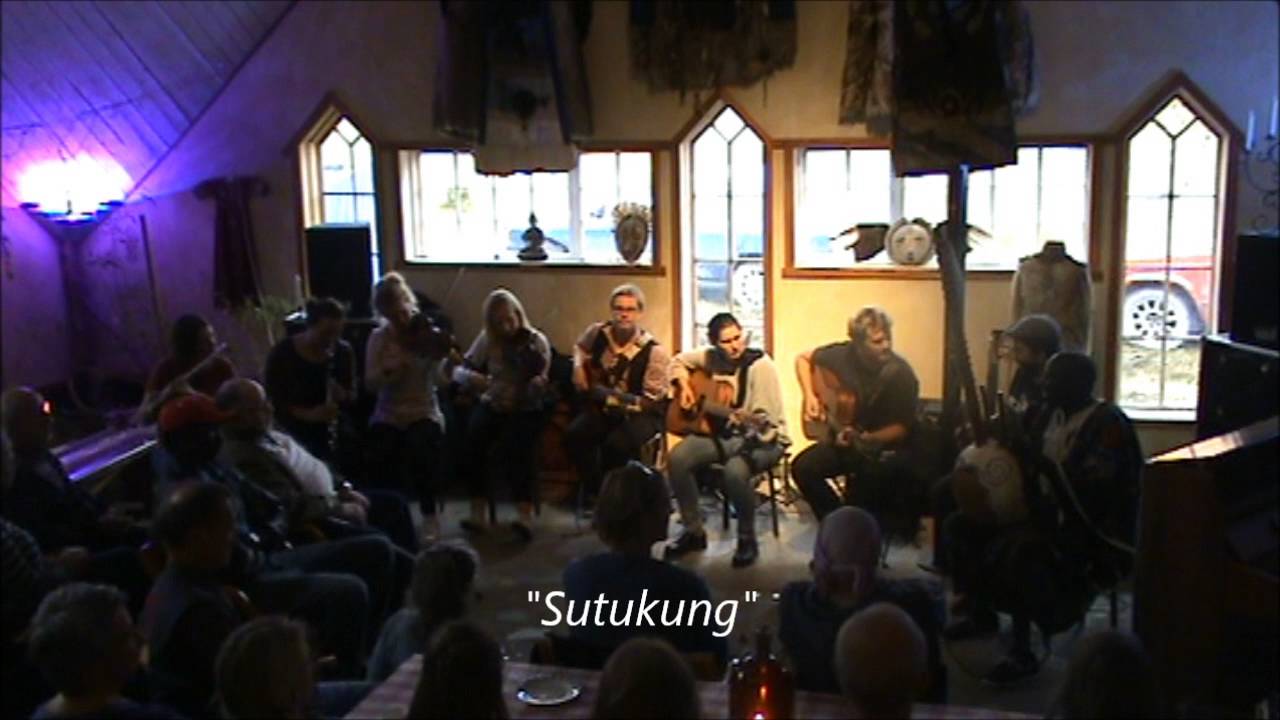 MITTFOLK Alagi MBye & Arne Fors&eacute;n