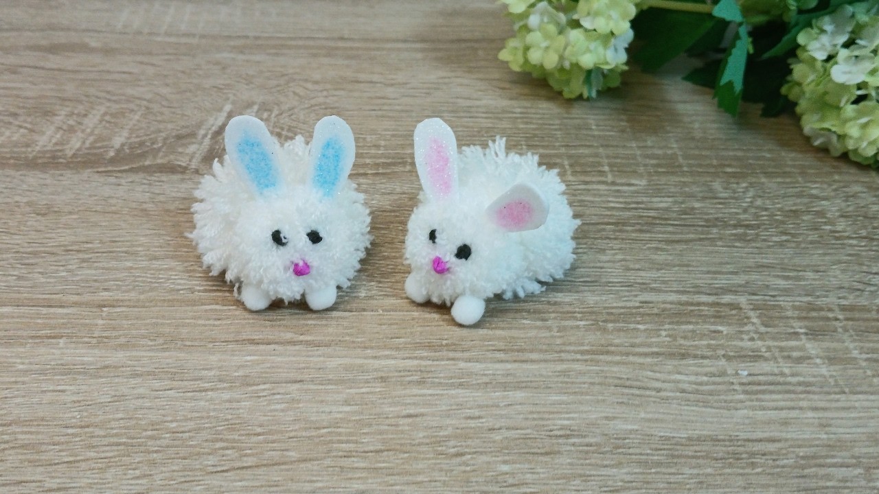 Simple craft -  How to make little bunny with wool / Easy pom pom bunny keychain