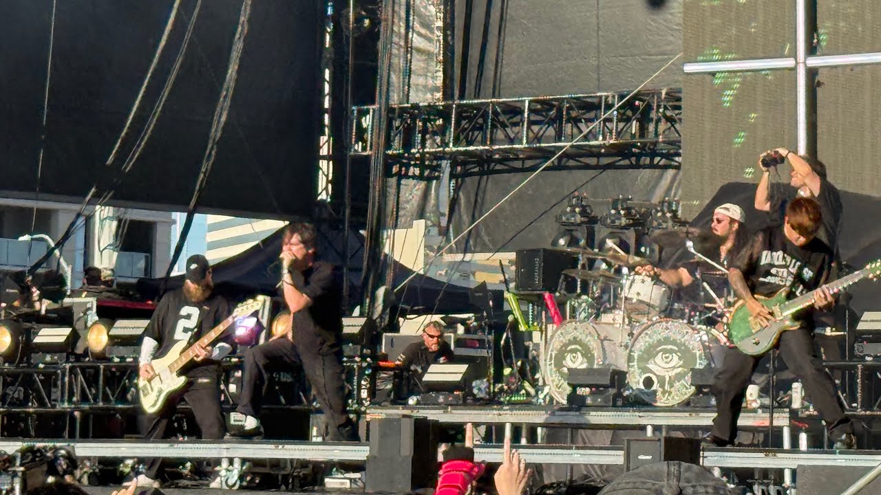 KNOCKED LOOSE - Blinding Faith live at When We Were Young 2025