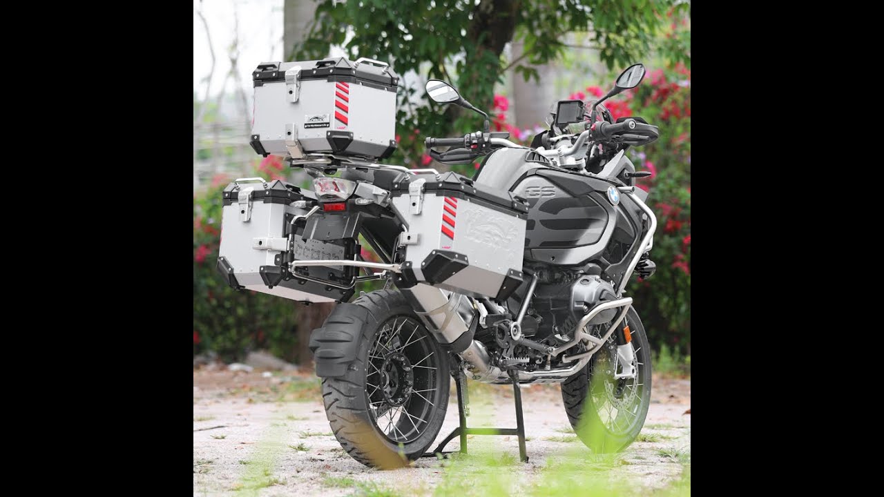 Installazione del Rack per Valigie Laterali JP071B su BMW R1250GS