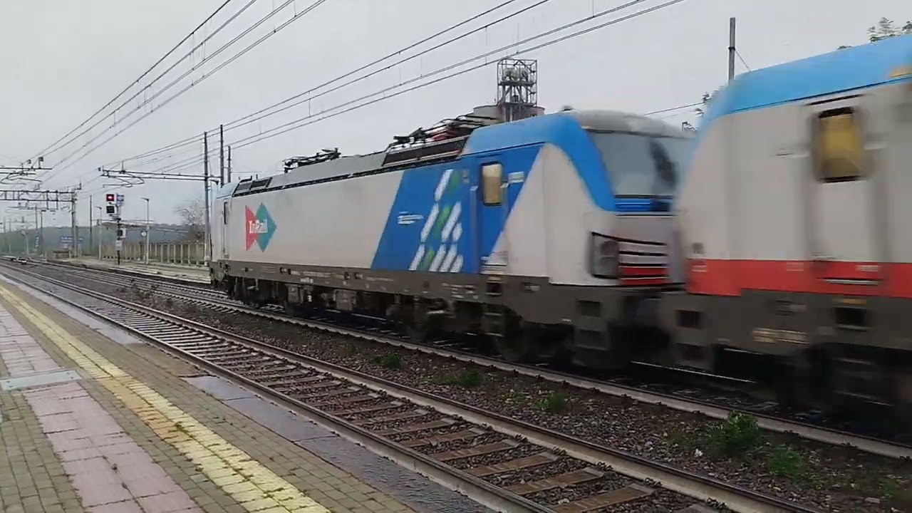 E191 inrail 🟦🟥 + E191 inrail loco Italia 🟦🟥⚪ in Lis per le officine di Asti 25/10
