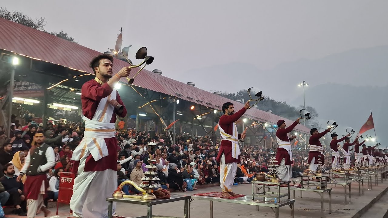 Live ganga arti trvni ghat rishikesh 14/01/26