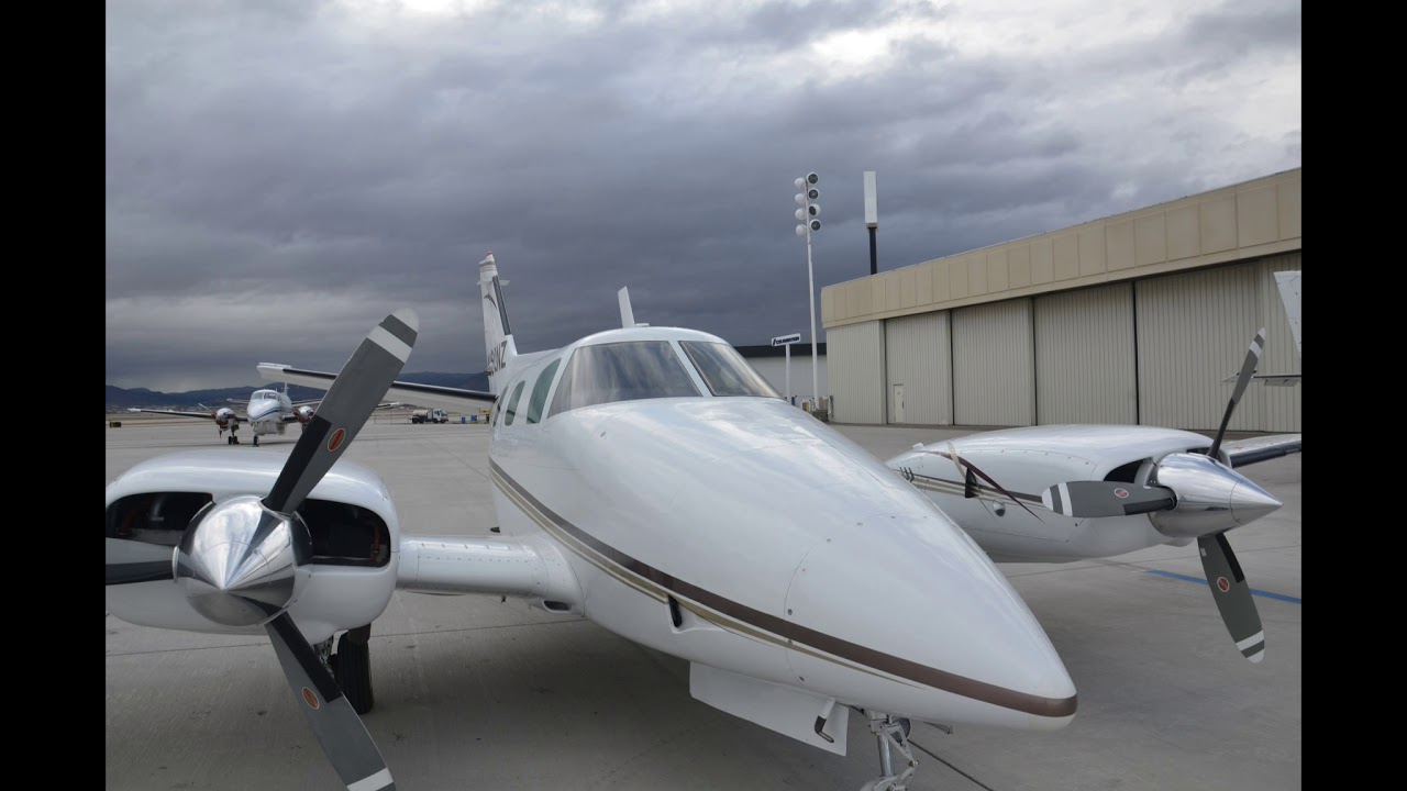Beech Duke N60NZ picking up the new Duke (2017)