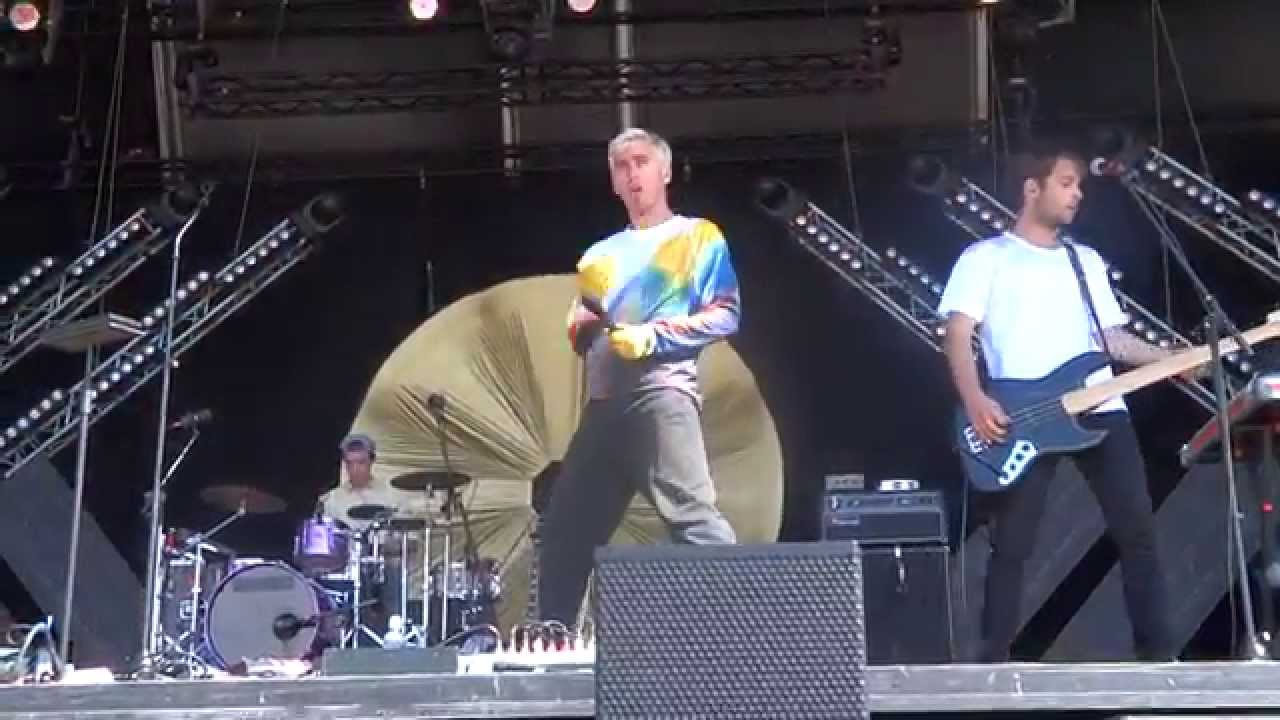 Bilderbuch - Maschin - live @Pohoda Festival, Slowakei 2015