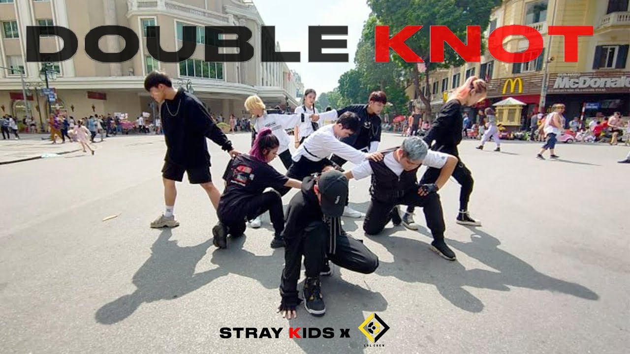 [KPOP IN PUBLIC CHALLENGE] Stray Kids(스트레이 키즈) 