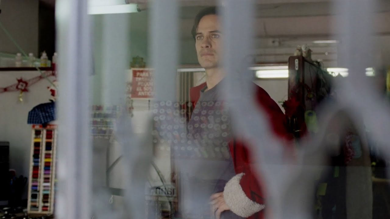 Gael Garcia Bernal as Bad Santa (Museo - Clip)