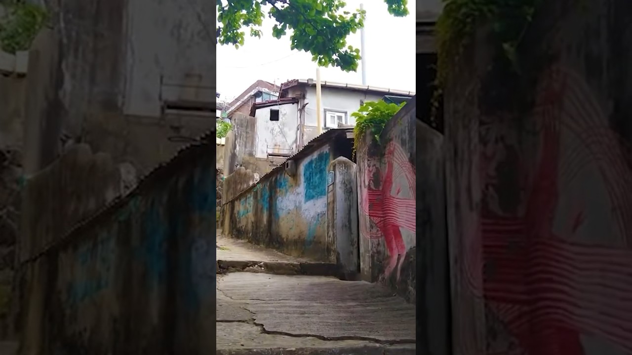 Is there a neighborhood like this in Korea? Walk through the old slums of Seoul #shorts