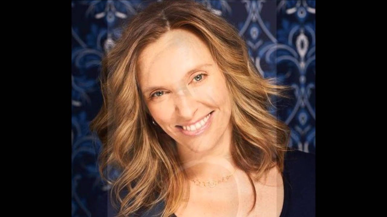 Toni Collette - Don't Dream It's Over