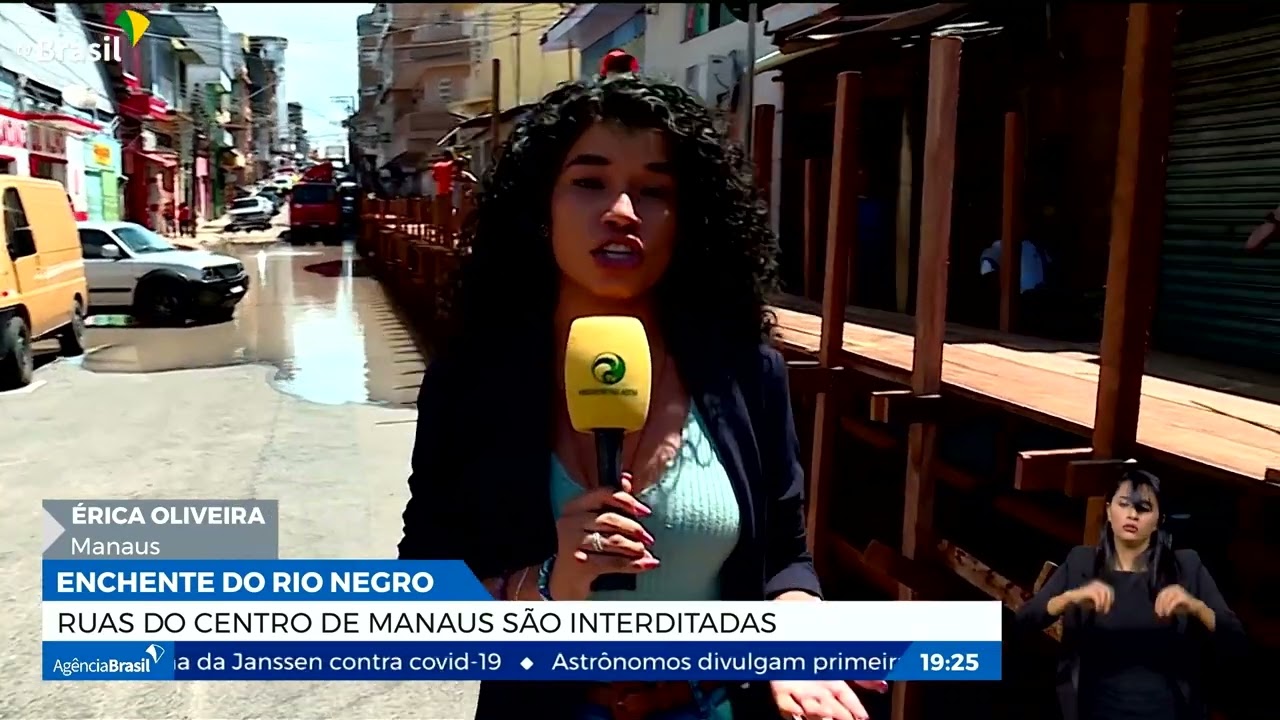 Enchente do Rio Negro: ruas do centro de Manaus são interditadas