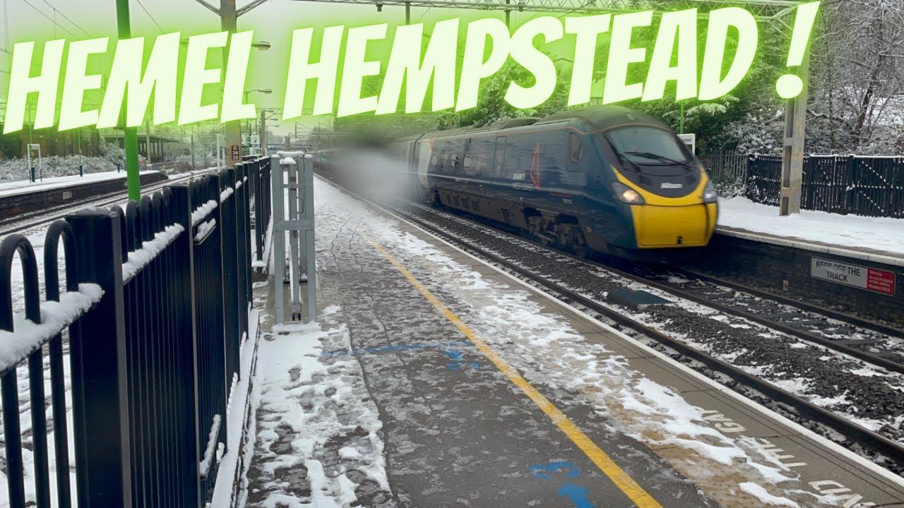*Class 70* Trains in the Snow at Hemel Hempstead (12/12/22)