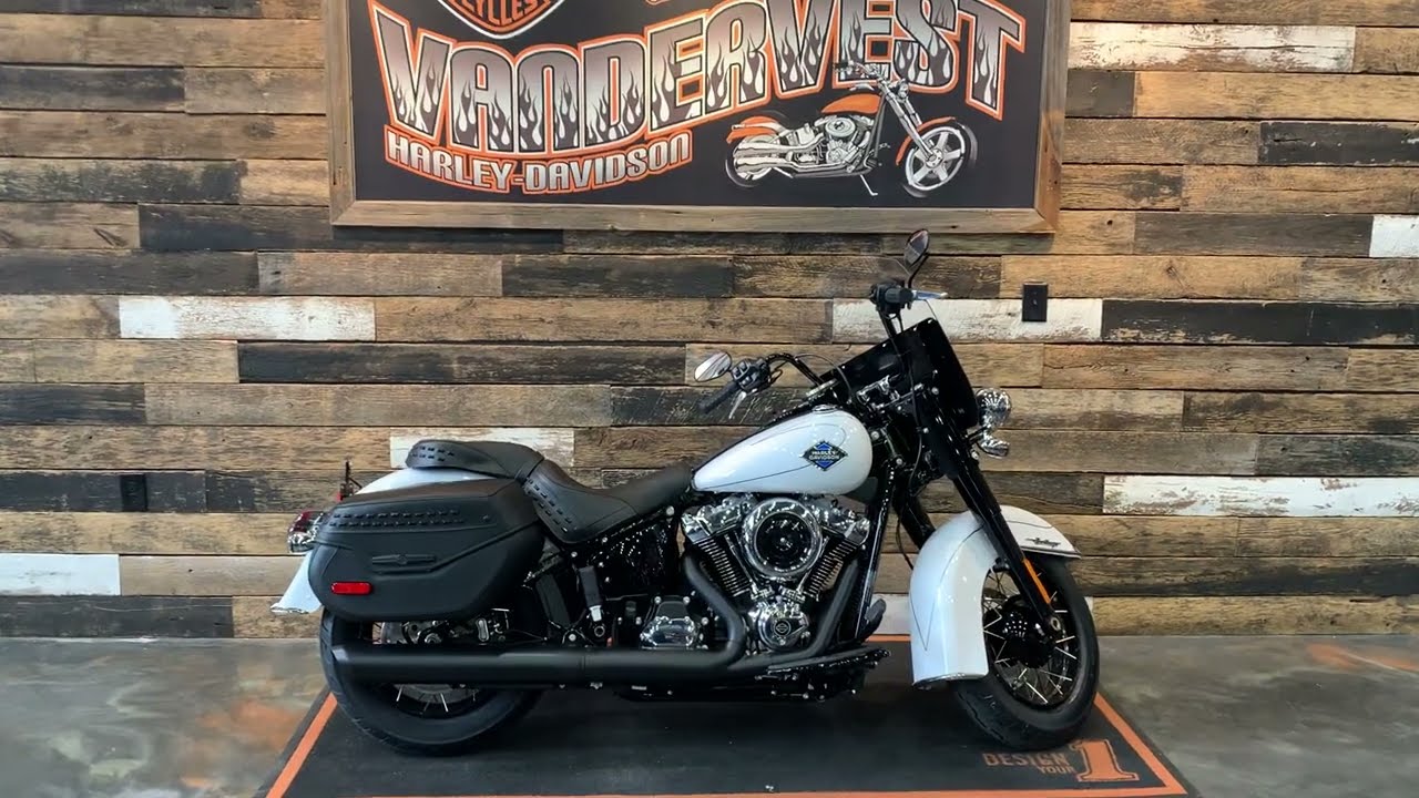 2025 Harley-Davidson Softail Heritage in White Onyx Pearl-FLHC