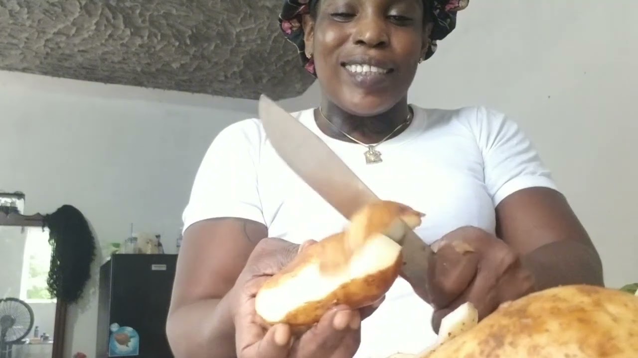 welcome back to annieyee kitchen ❤Sunday dinner will be vanilla park with rice and peas #family