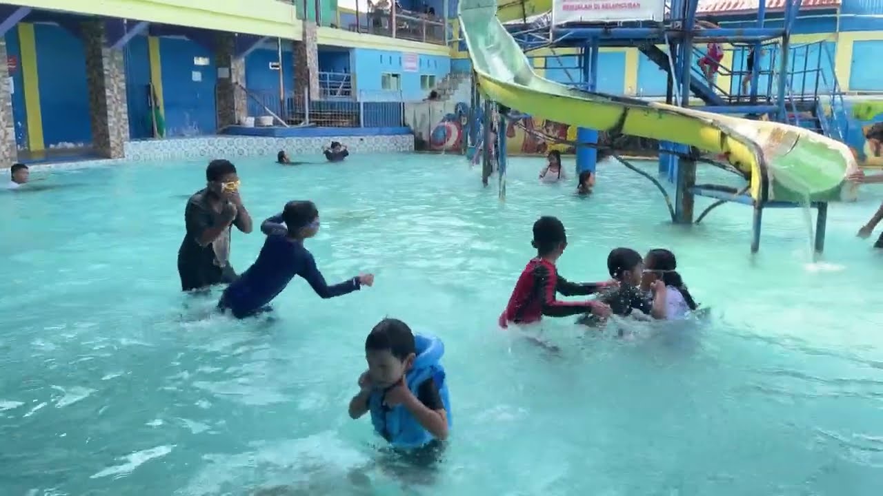 QTIME BERENANG SAMA ANAK ANAK 