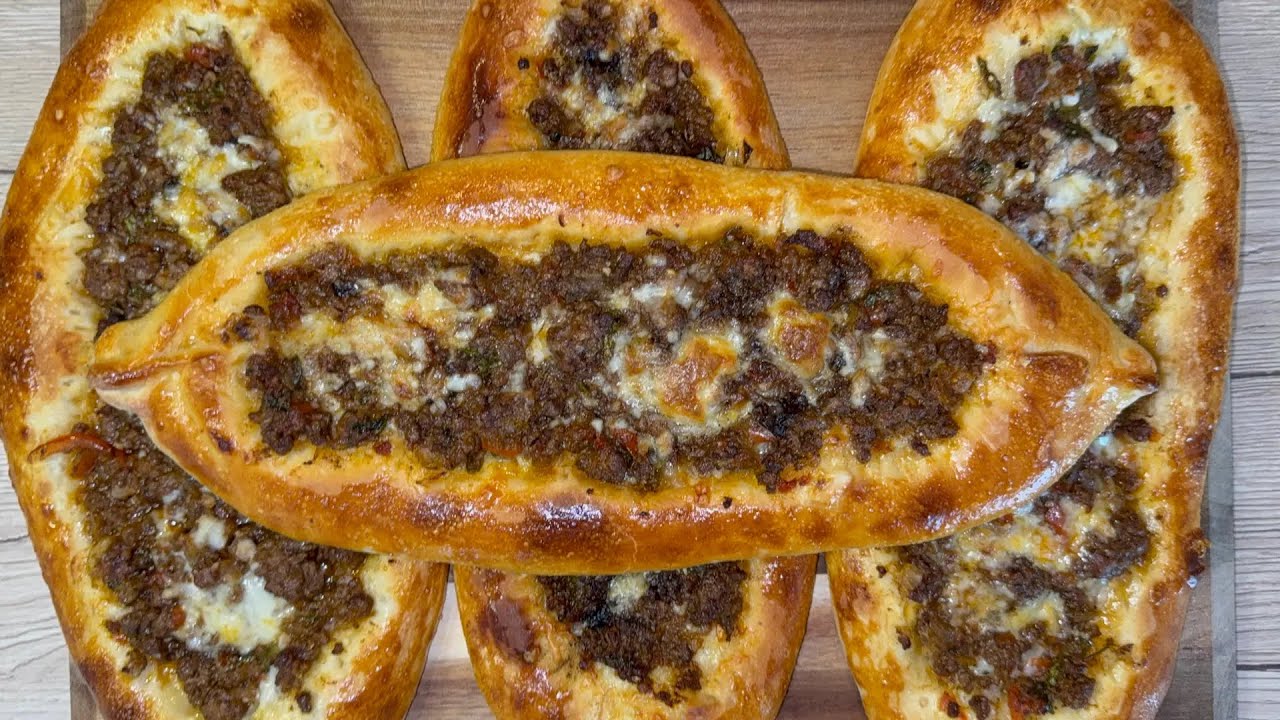 Turkish Pizza  |  Turkish Pide (Middle Eastern Food) Arabian Fatayer