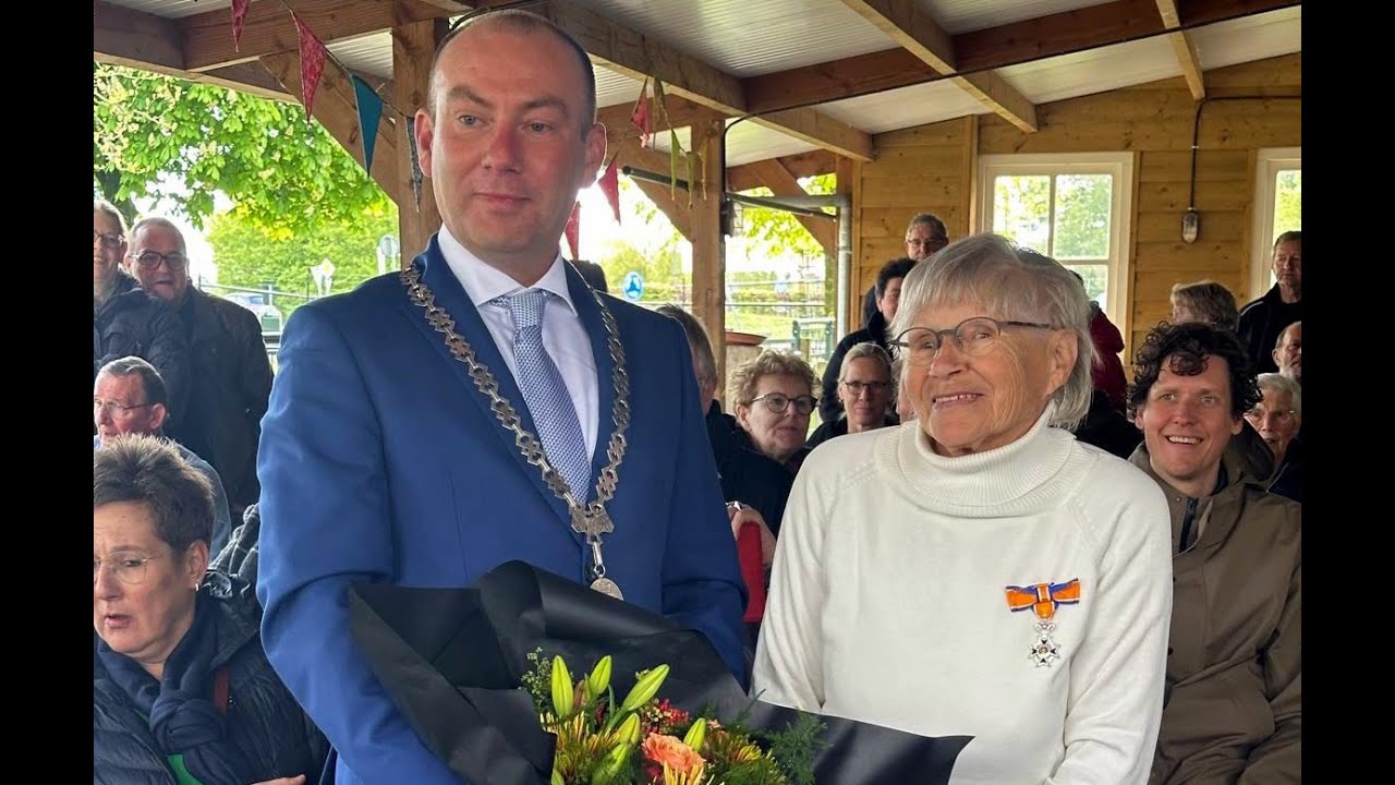 Mieke Debast koninklijk gedecoreerd vanwege haar bijzondere verdiensten voor Wamel.