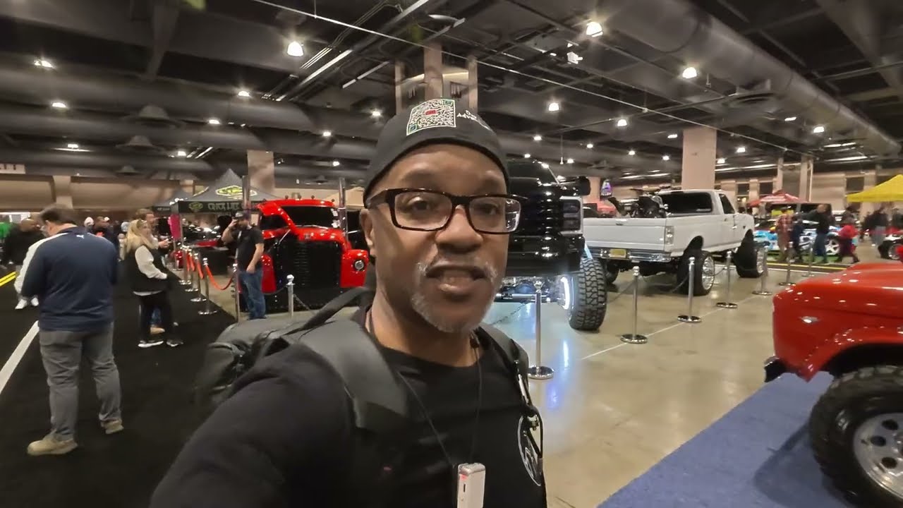 walking vlog exploring the Philly car show 4k 60 fps