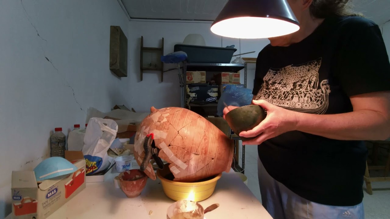 Priniàs (Creta). Il laboratorio di restauro della Missione Archeologica