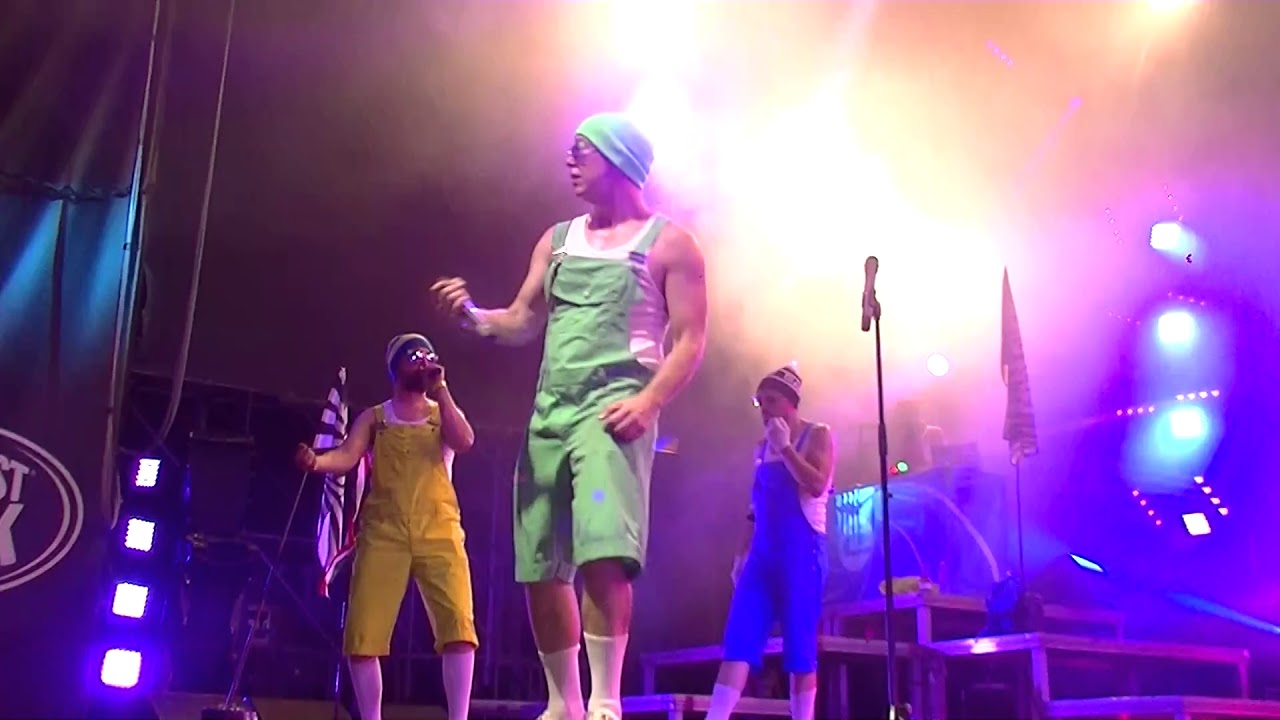Bëlga - Felveszem a Nyújork Jenkis kabátom Budapest Park 2017.08.26.