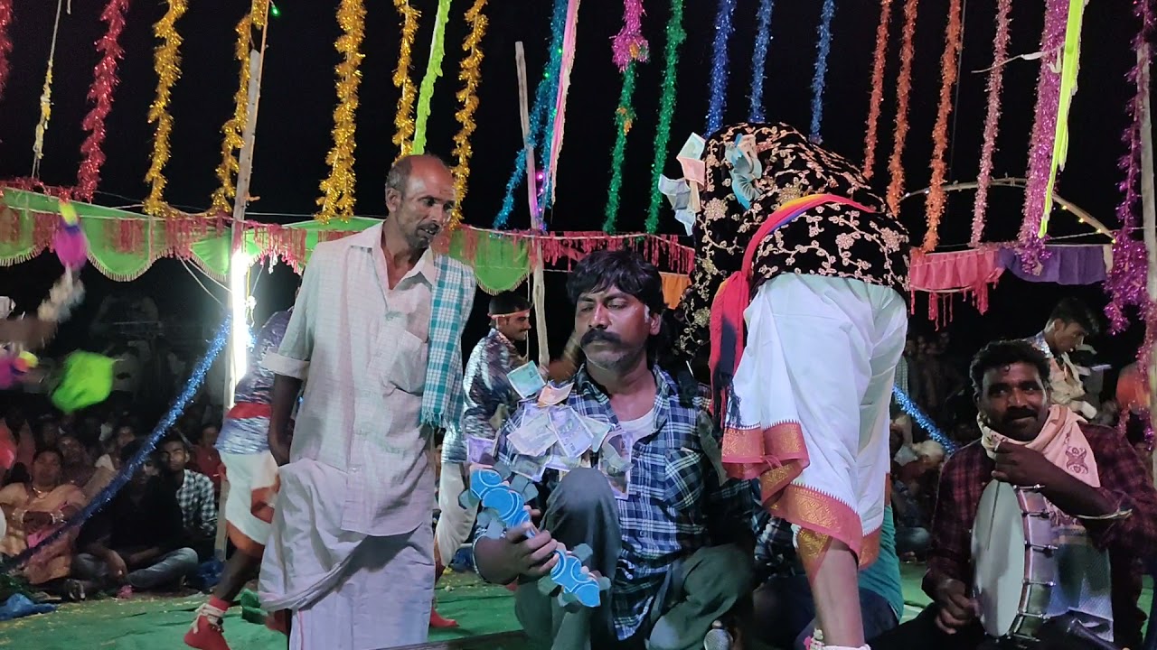సముద్ర అన్నాక అలలు తప్పవు ప్రేమించిన వారి కి తిప్పలు తప్పవు మరి  ఈ పాట ద్వారా విందామా మరి