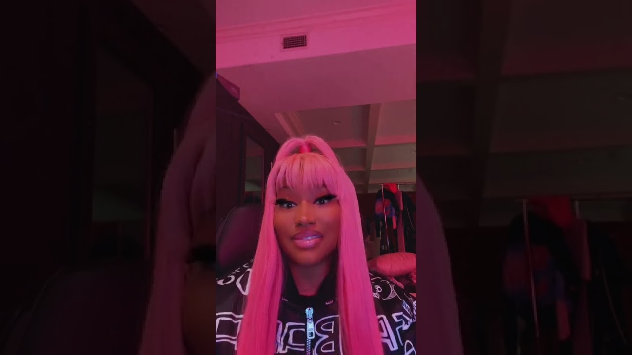 Nicki Minaj IG live 10/2222