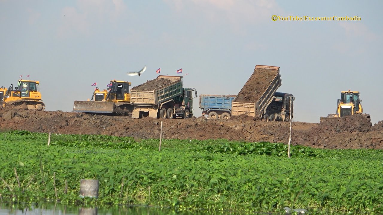 អាប៊ុលរុញដី - Dump Trucks And Bulldozer Working Building New Project