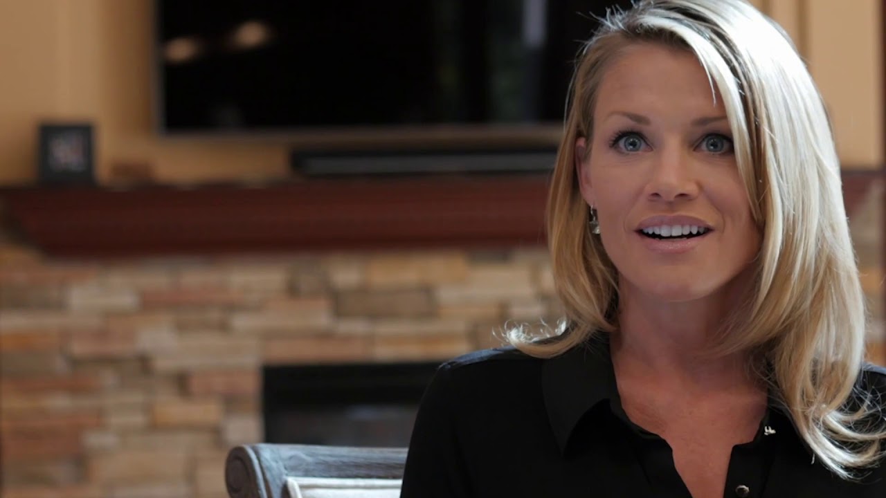Kerri Hoskins Discusses Mortal Kombat's Sonya Blade | Exclusive Outtake from INSERT COIN (2020)