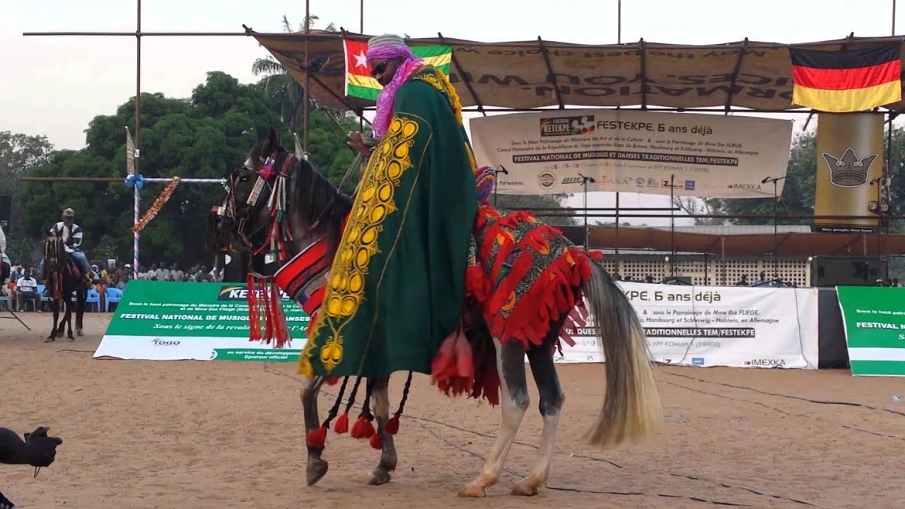 Parade de chevaux à Sokodé