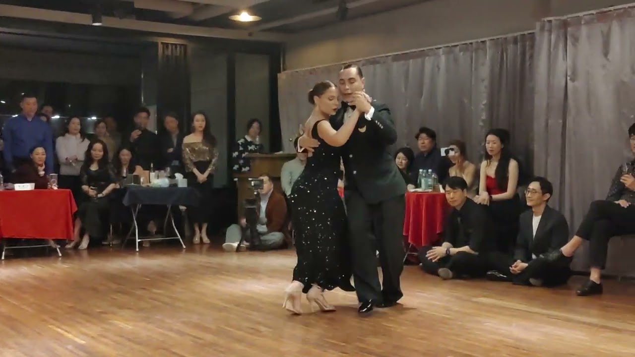 Suyay Quiroga & Jonny Carvajal