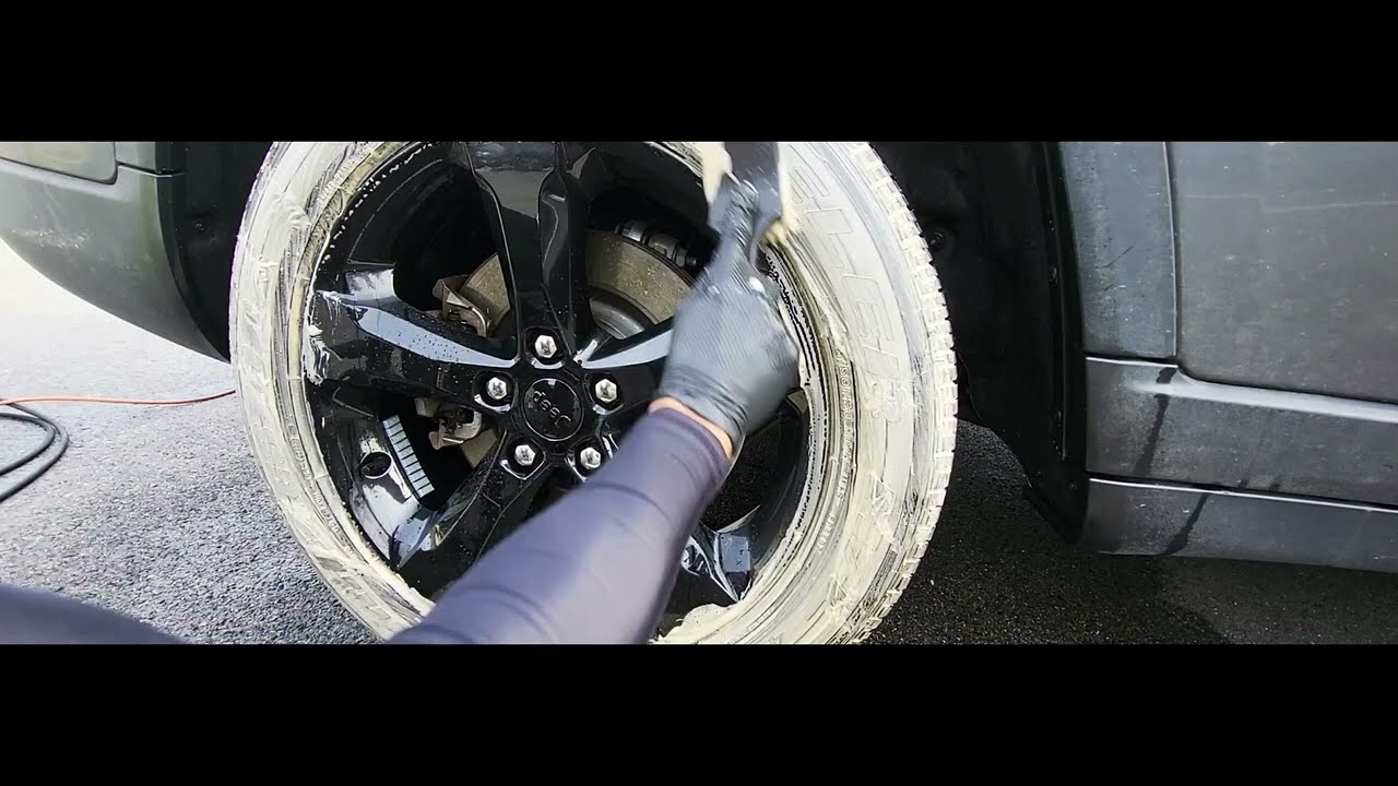 Tire Blooming: The Ultimate DIY Solutions Revealed! 🛠️#detailing #wheeldetailing #diy #tipsandtrick