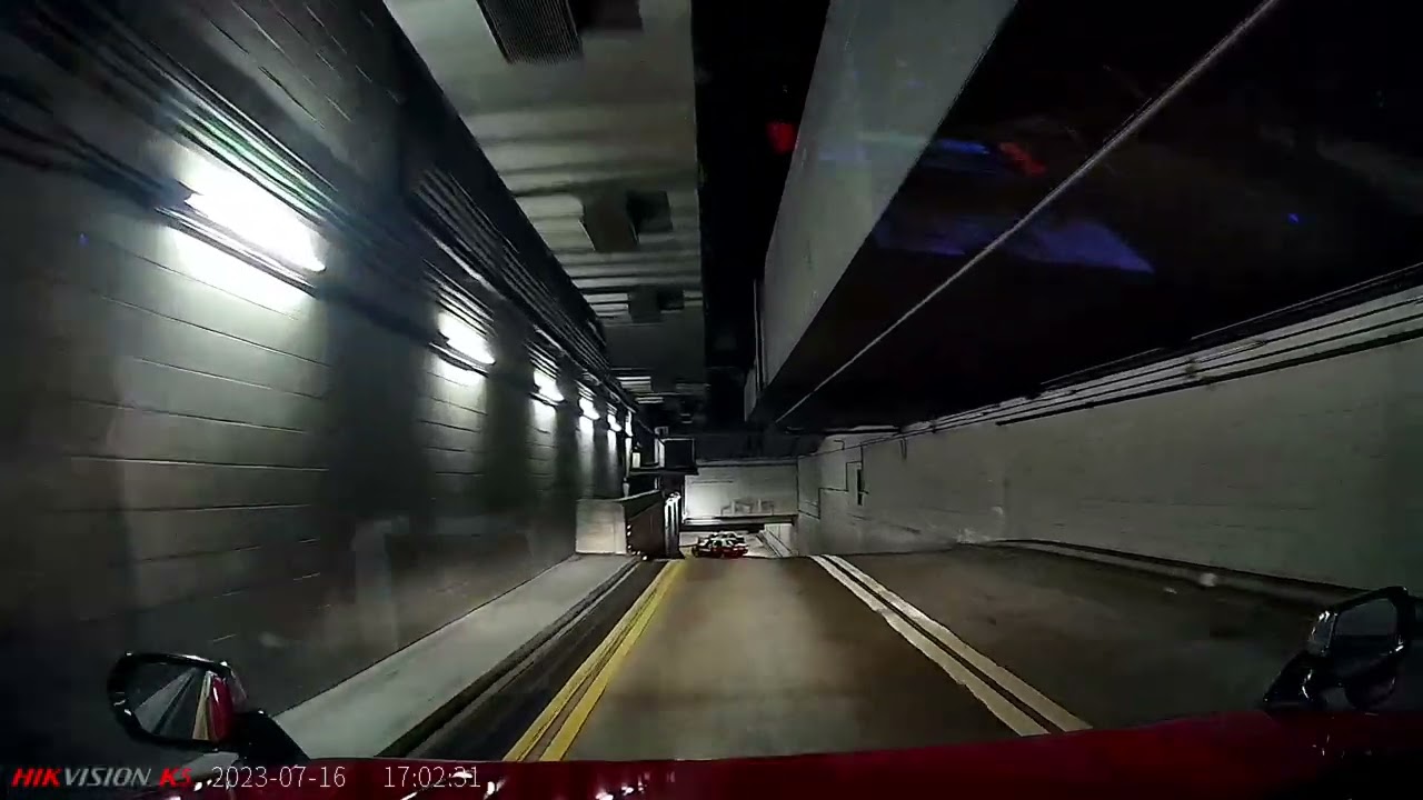 香港機場快線,九龍站，的士專用地下通道,似生化危機,又似防空洞，拍戲一流