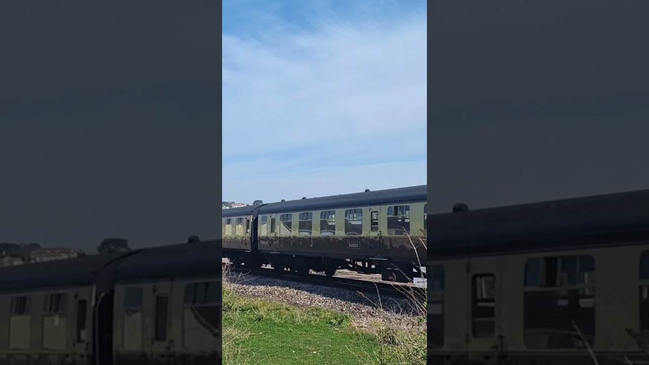 5239 'Goliath' makes light work of the bank past Goodrington, Dartmouth Steam Railway 8.4.25