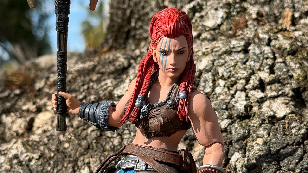 Perfect Scarlet Neve compared to other buff mythic legions lady figure rising sun wave