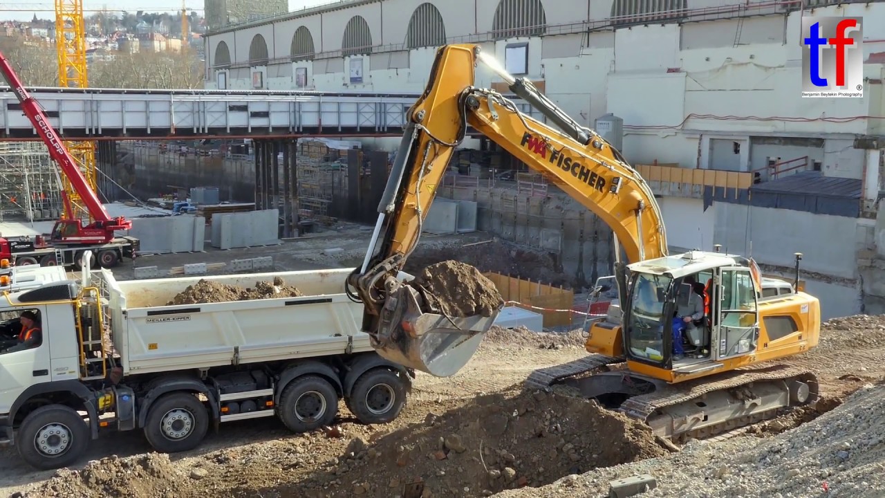 Stuttgart 21: Liebherr R 926 Loads Dump Trucks / Buddelt am Nordflügel, 05.03.2018. #2