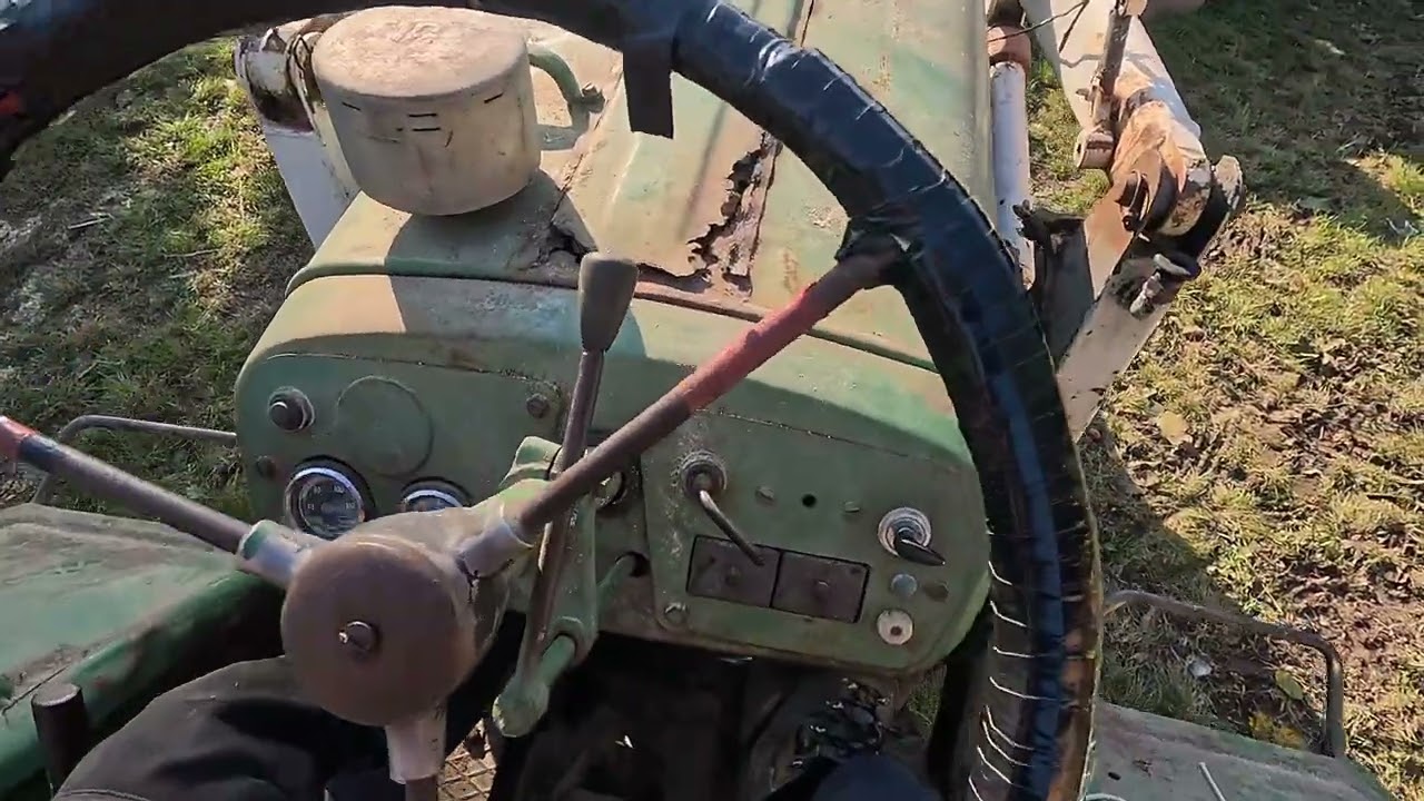 startujeme starý traktor STEYR 180 aneb jak se uklízí ve stodole