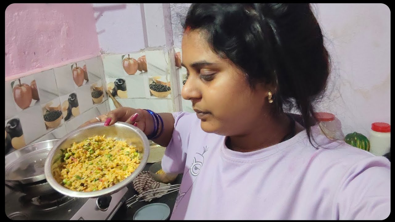 Banaya chawal fry Dekho kaisa hai#shortvideo #viralvideo Santu Prajapati ka chawal fry ka video