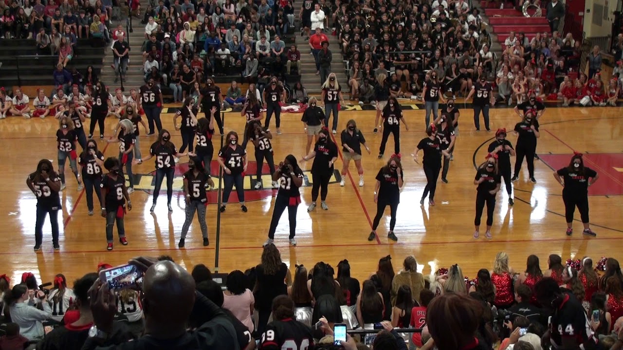LHHS Senior Cheer and Football Moms 11-3-17