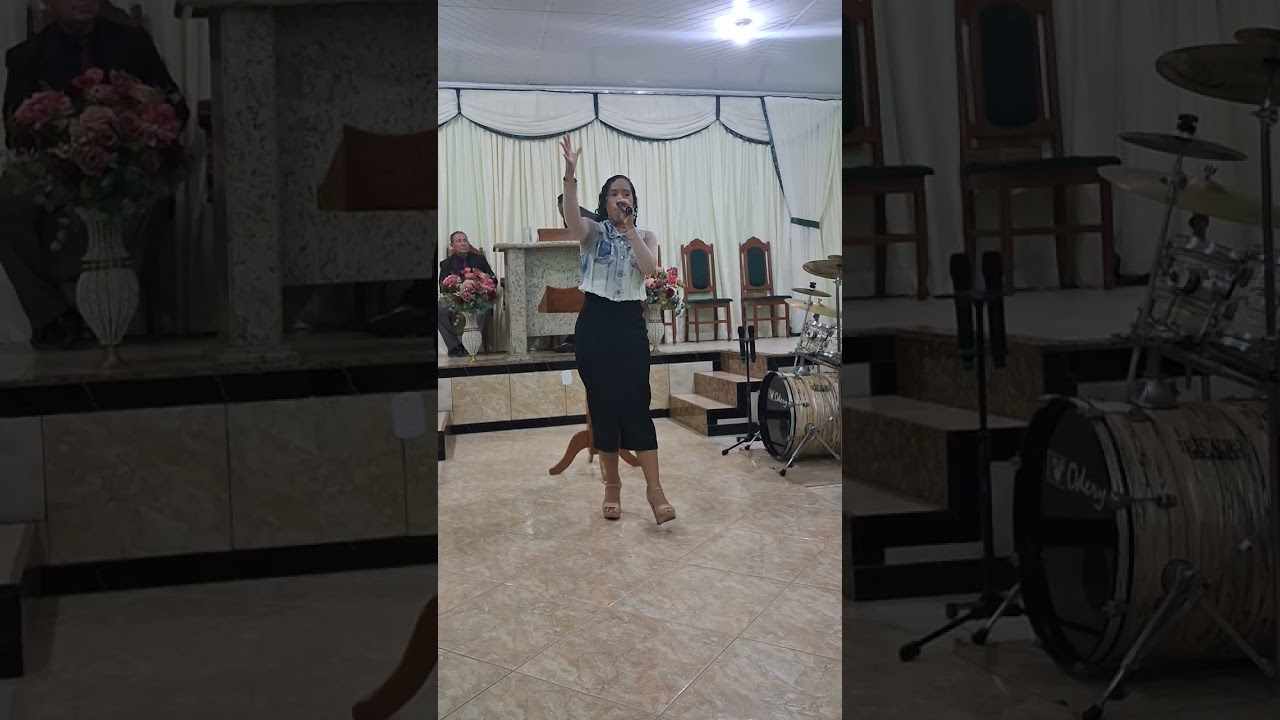 ADORANDO MEU DEUS