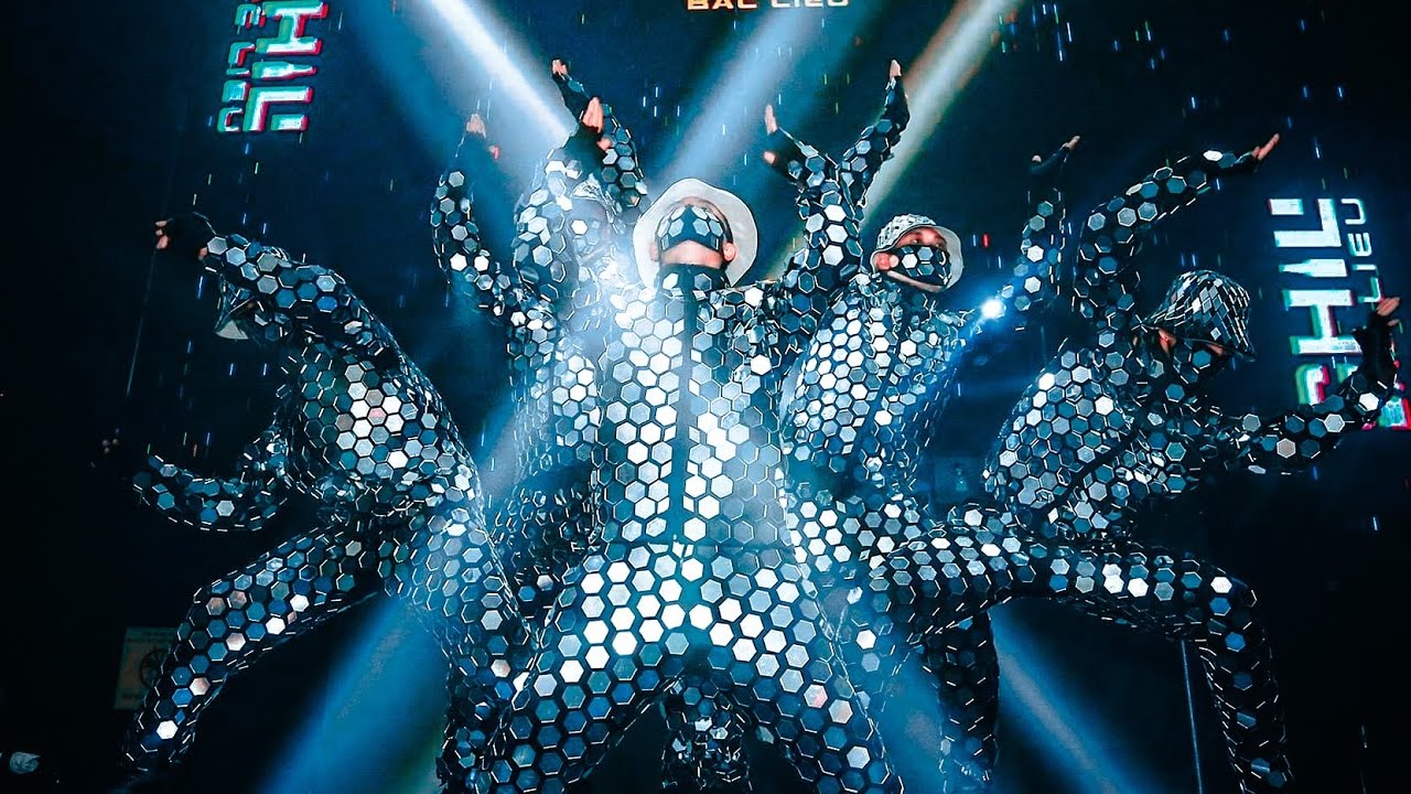 MIRROR DANCE in Chill Bạc Liêu #laserman #vietnam