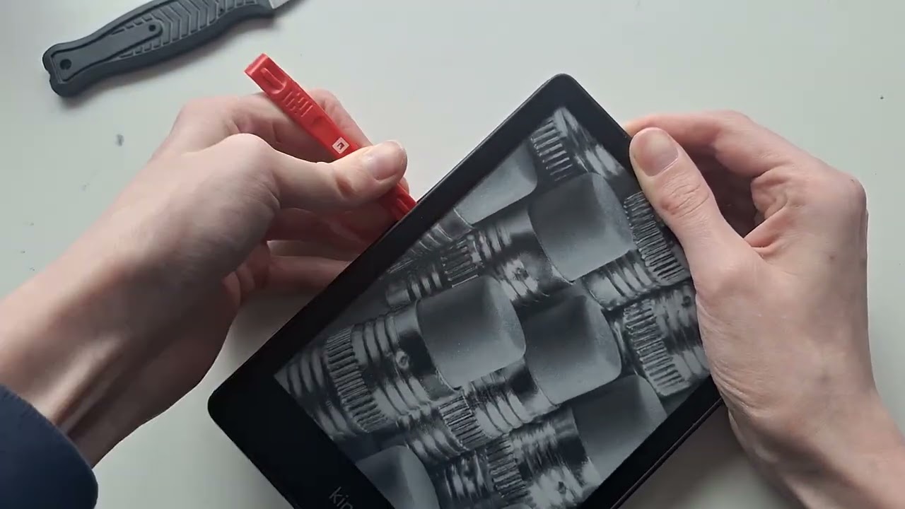 How to open Kindle Paperwhite (11th gen)