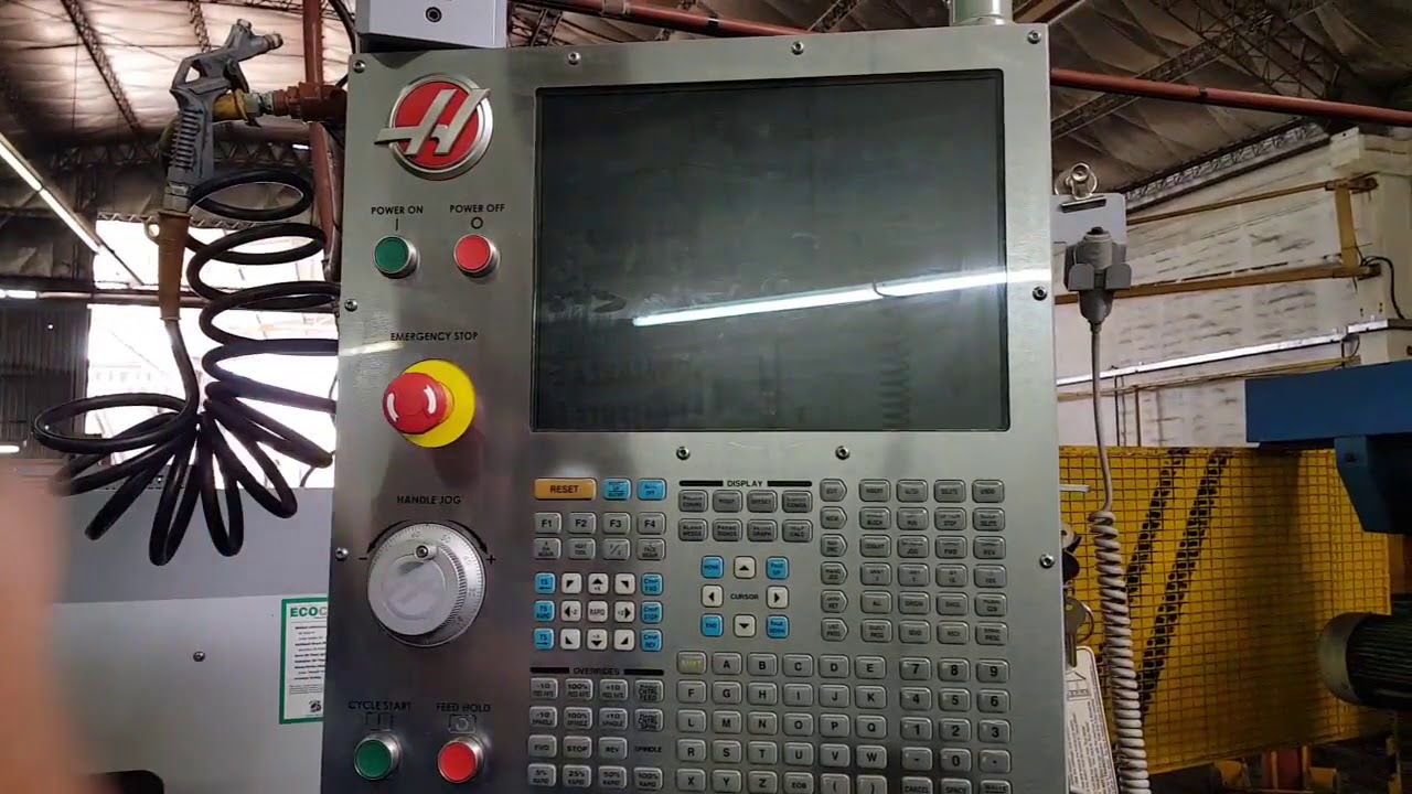 Torno CNC Haas manipulación de sistemas operativos